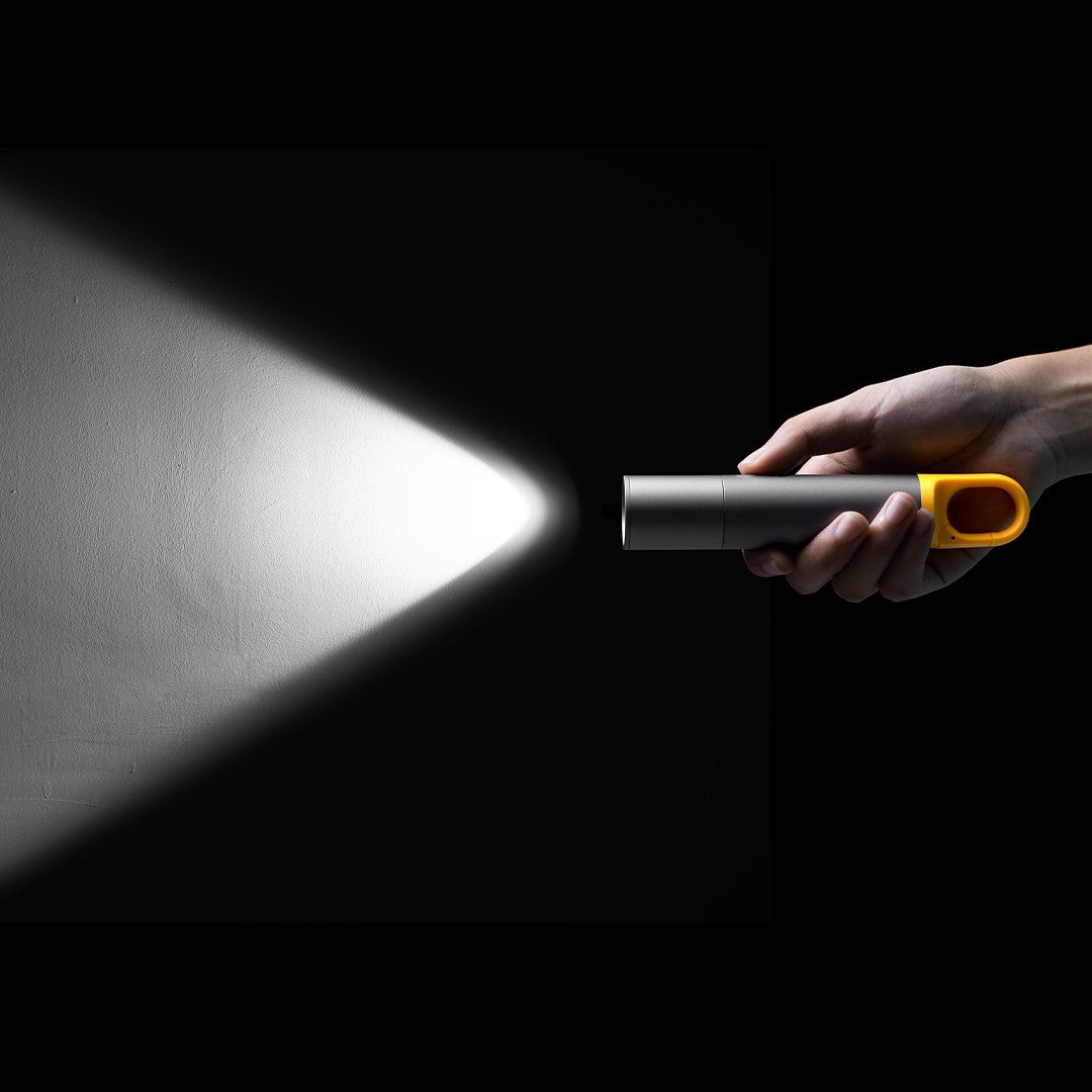 Lumen Bright Stepless Zoom Camping Flashlight