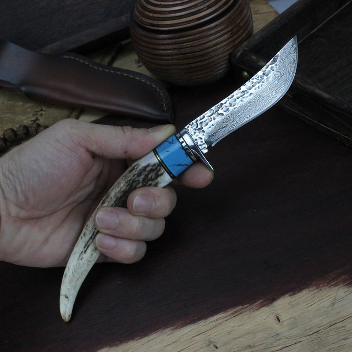 Damascus Forged Hunting Knife Non Slip Handle
